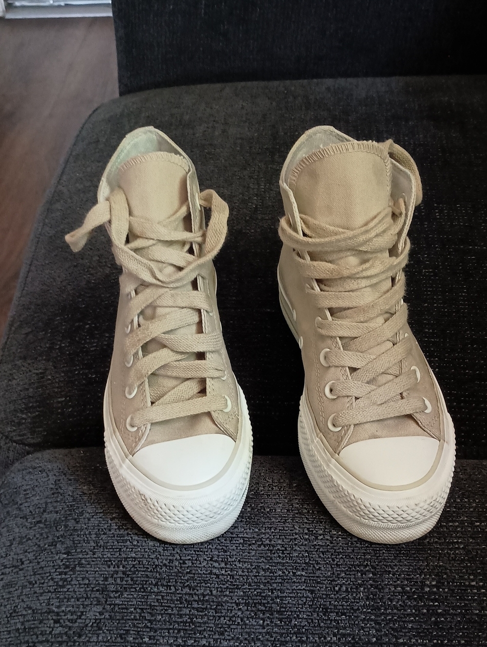 Converse Chuck Taylor All Star high-top platform sneakers Size 7 Clean Condition